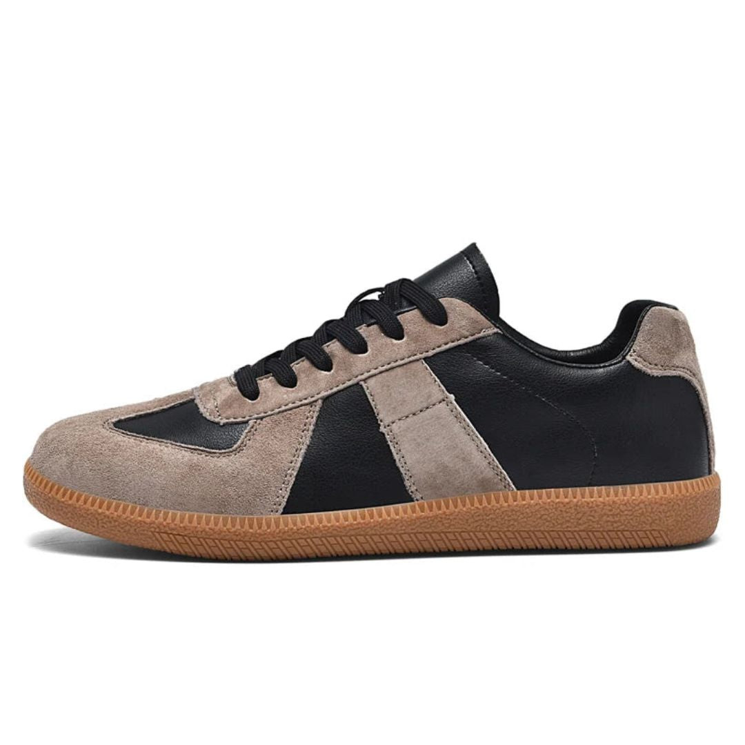 Klassische Low Top Sneakers