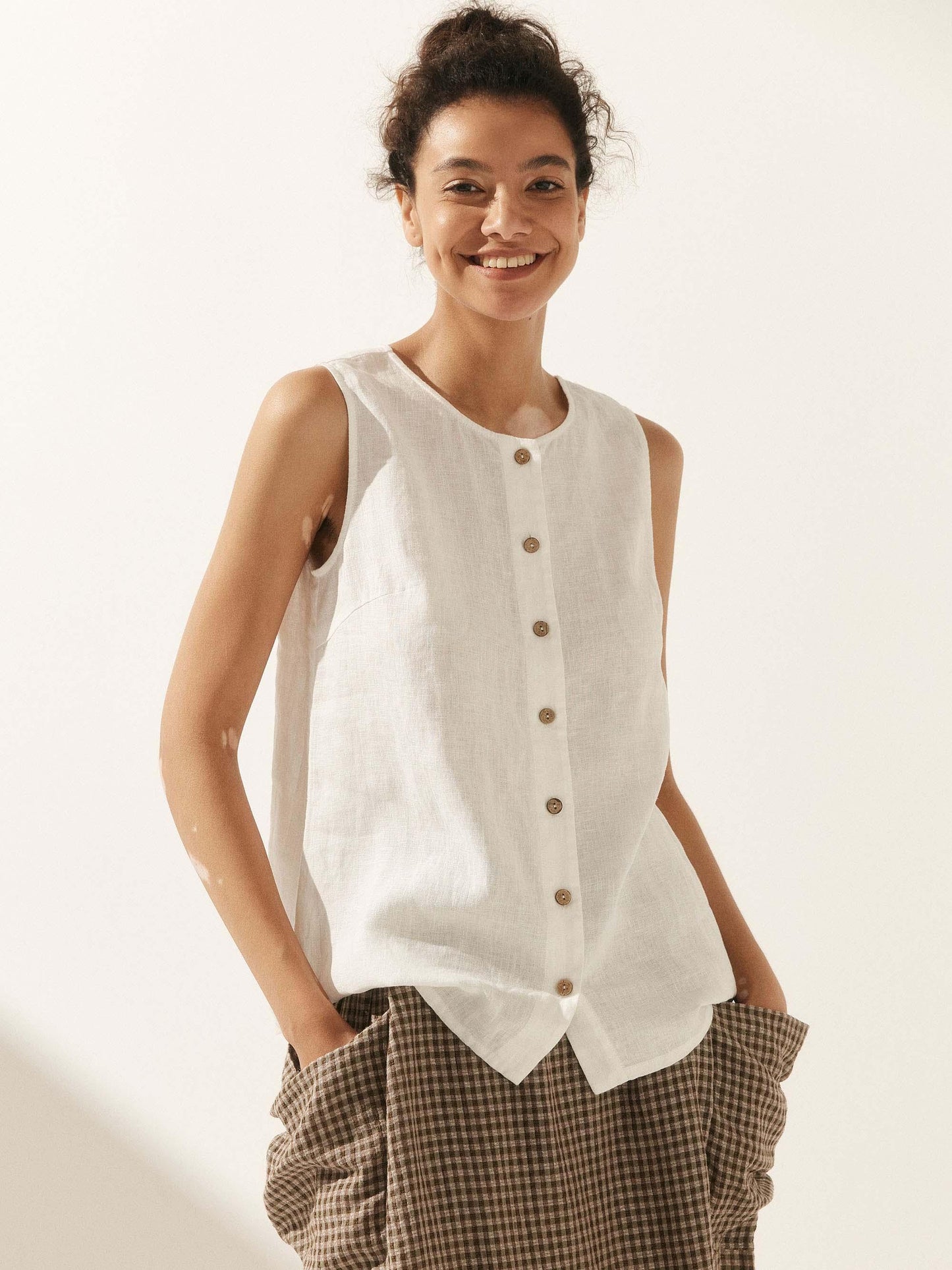Leichte Damen Bluse aus Leinen mit Knöpfen