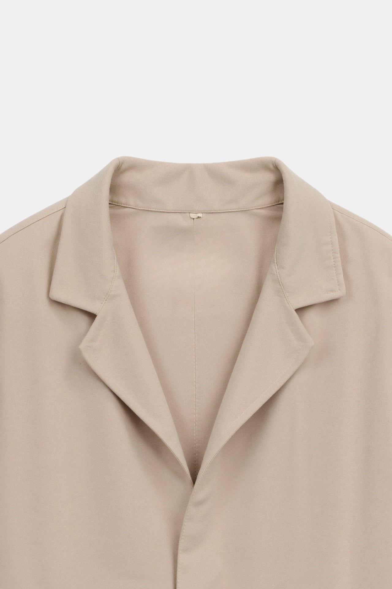 Leichter Blazer Damen mit Klassischem Revers und Knopfdetails