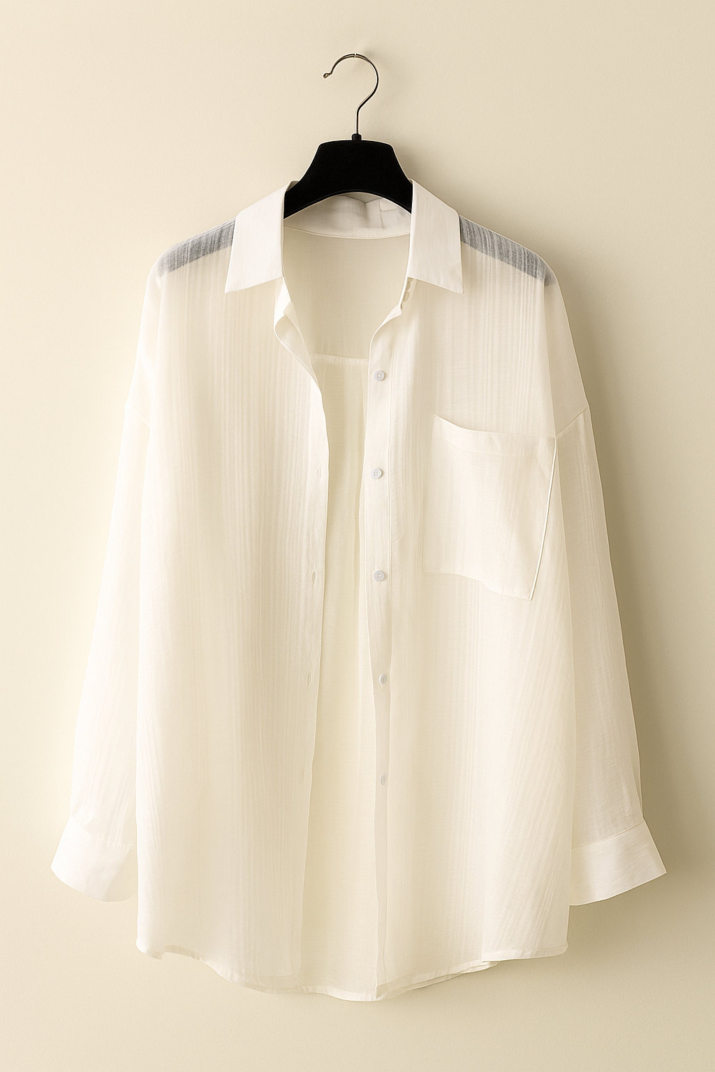 Lockere Bluse mit Knopfleiste und Brusttasche