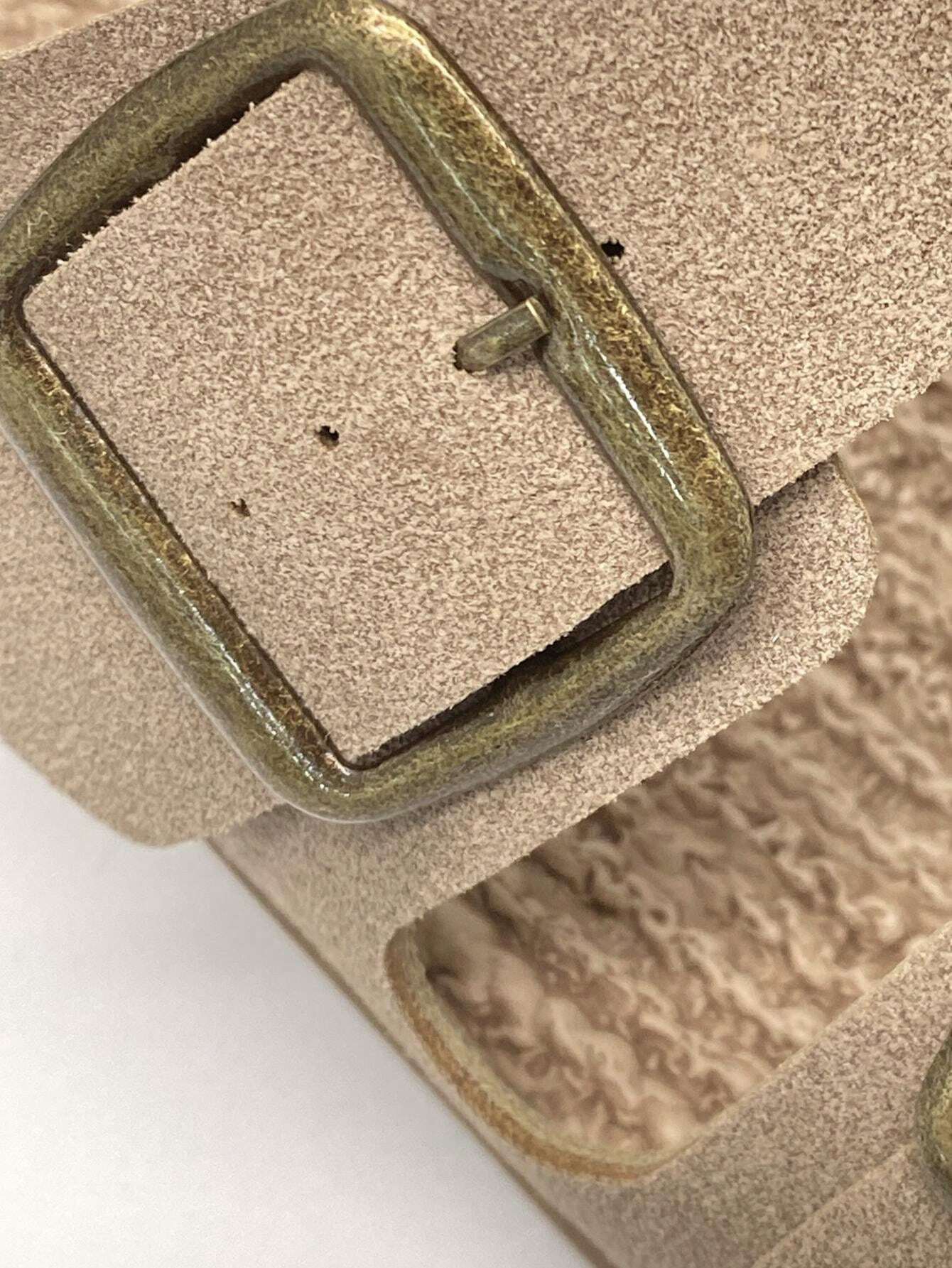 Minimalistische Slip-On Hausschuhe aus atmungsaktivem Material