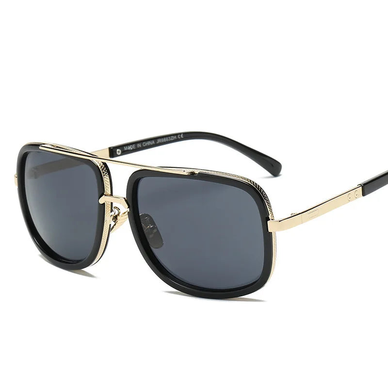 Fashionable men's sunglasses in vintage pilot style with UV400 protection
