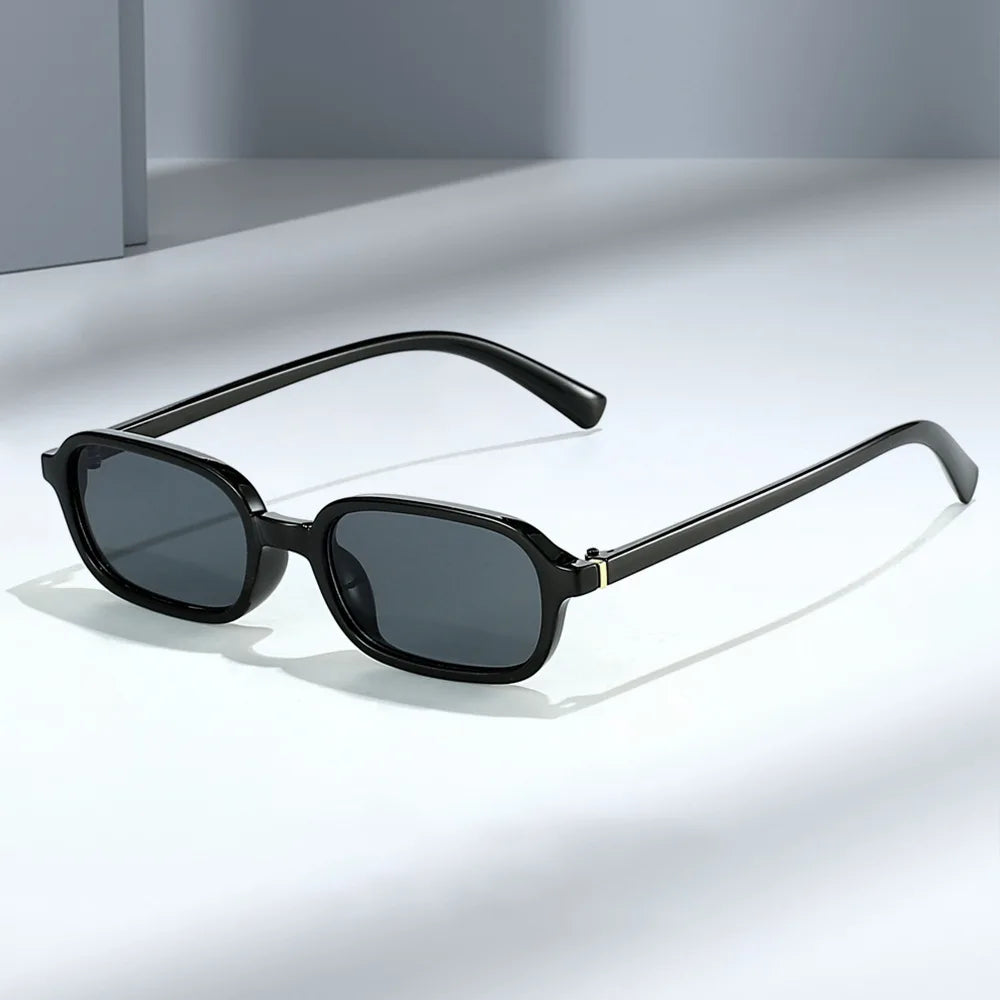 Fashionable round sunglasses with geometric frame