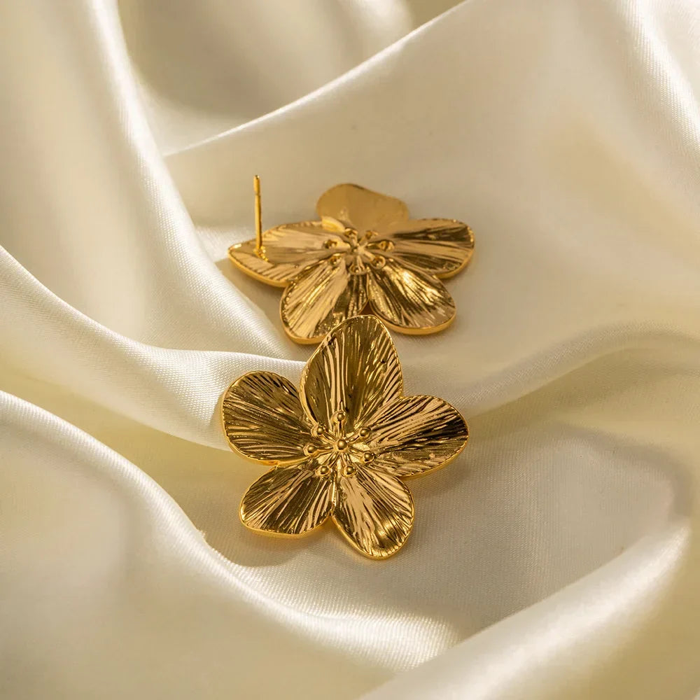 Jemilia | Elegante Ohrringe mit Blumenmotiv für Frauen