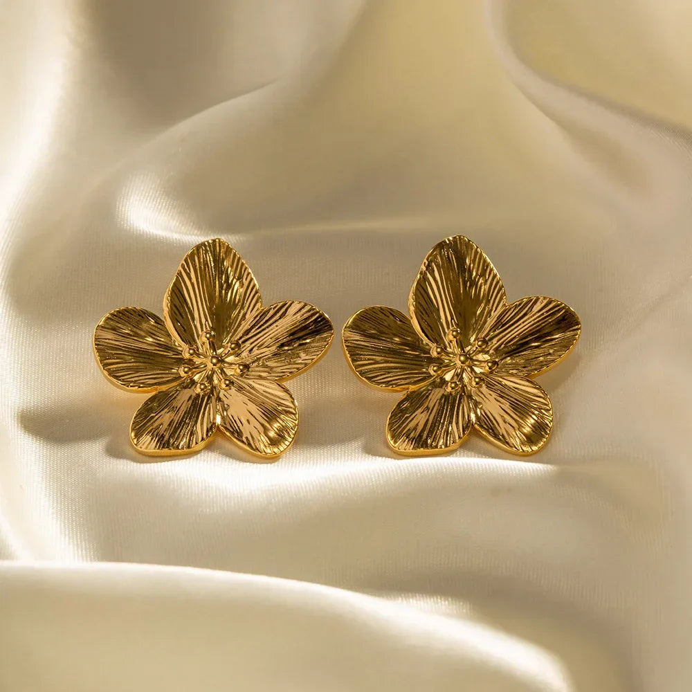 Jemilia | Elegante Ohrringe mit Blumenmotiv für Frauen