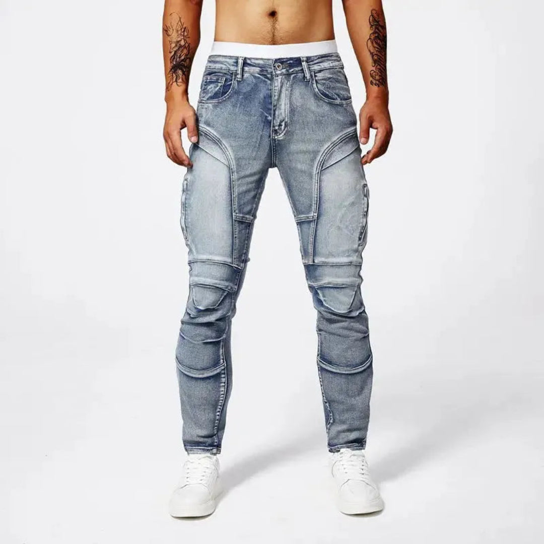 Jeans Moto de corte ajustado en denim elástico premium con costuras de panel