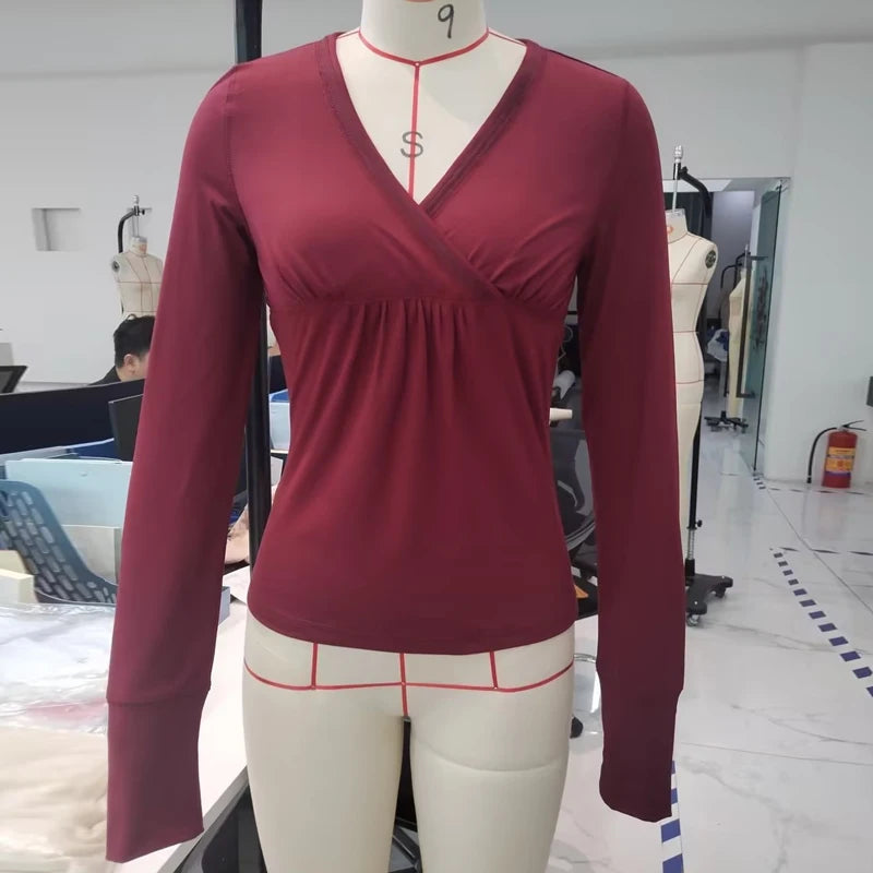 Stylisches Langarmshirt Damen im V-Ausschnitt