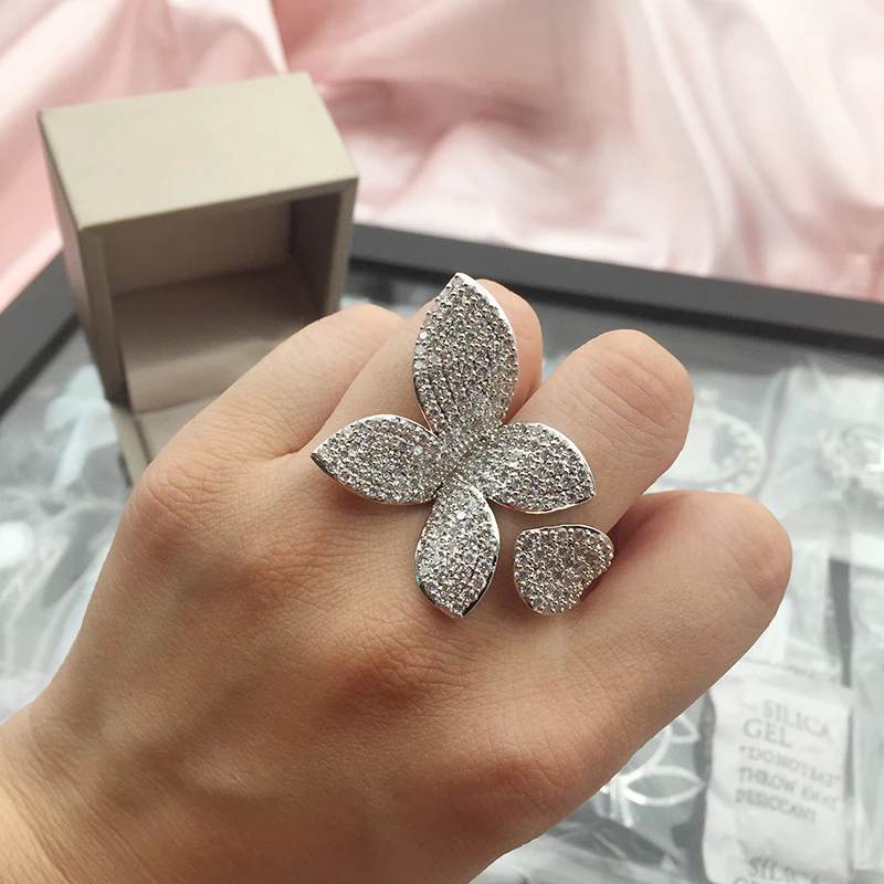 Verstellbarer Blumenring für Damen
