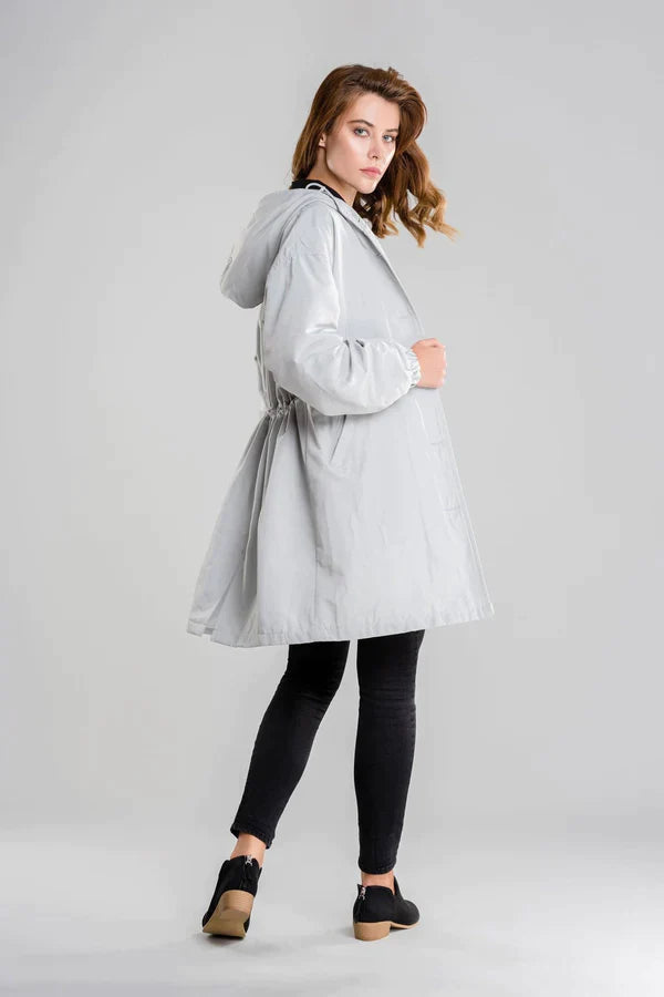 Wasserbeständige Damenjacke mit Kapuze