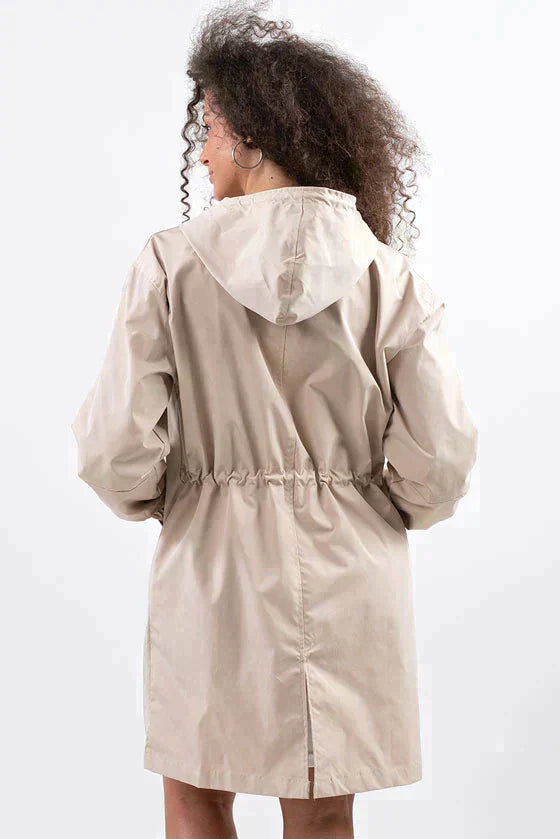 Wasserbeständige Damenjacke mit Kapuze