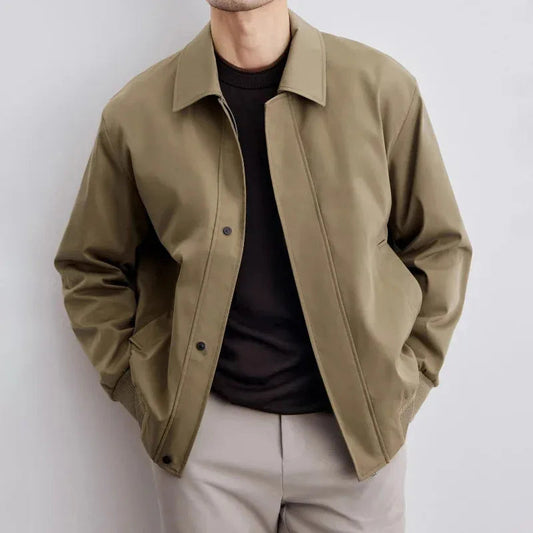 Timeless bomber jacket with pointed collar
