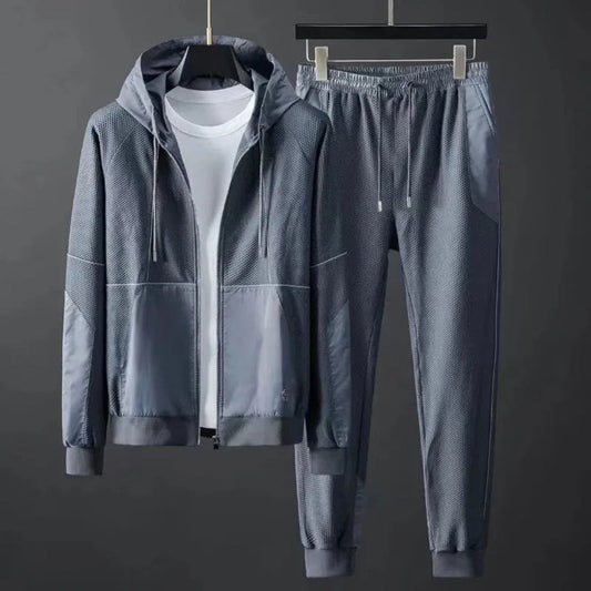 Two-piece training suit for men