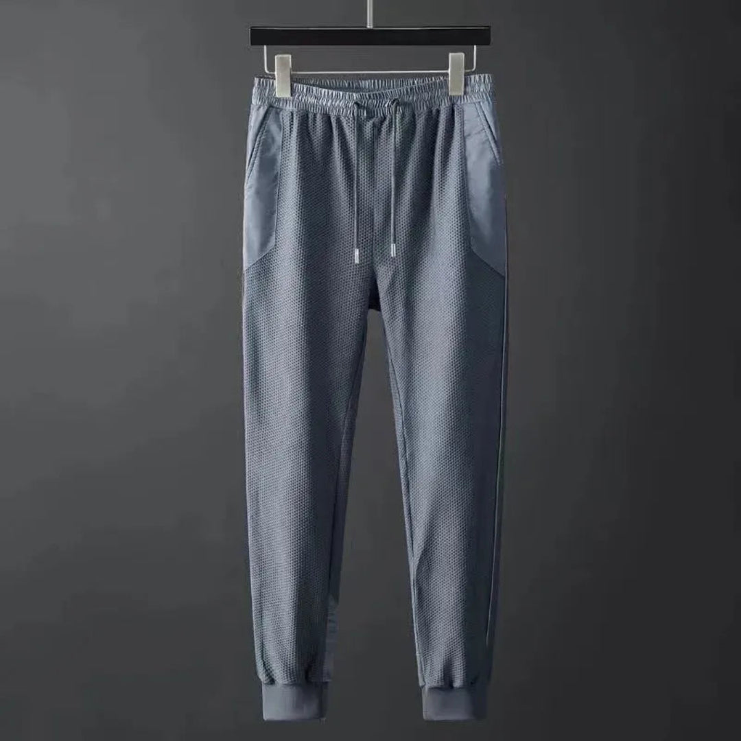 Two-piece training suit for men