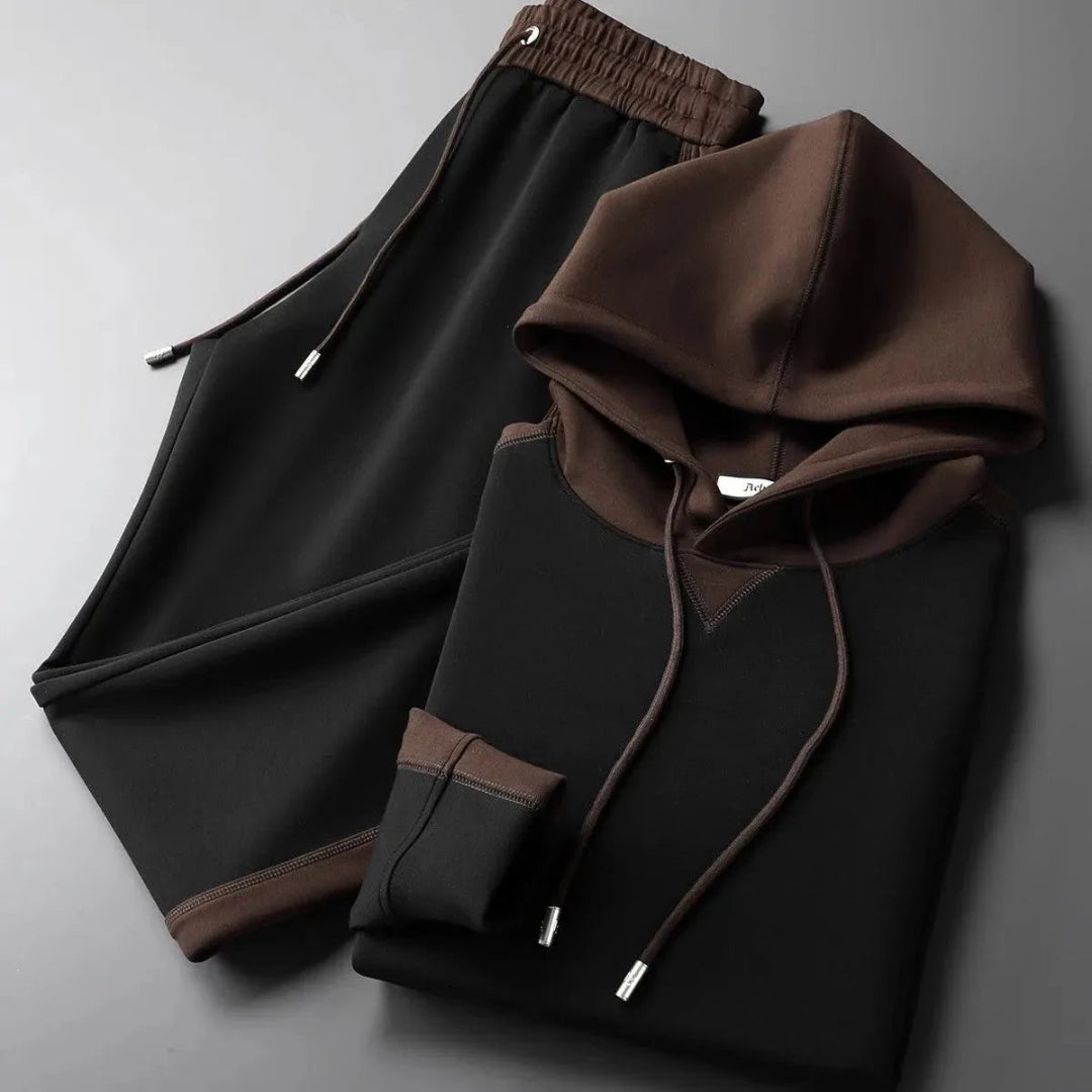 Two-piece hoodie and jogger set made of cotton