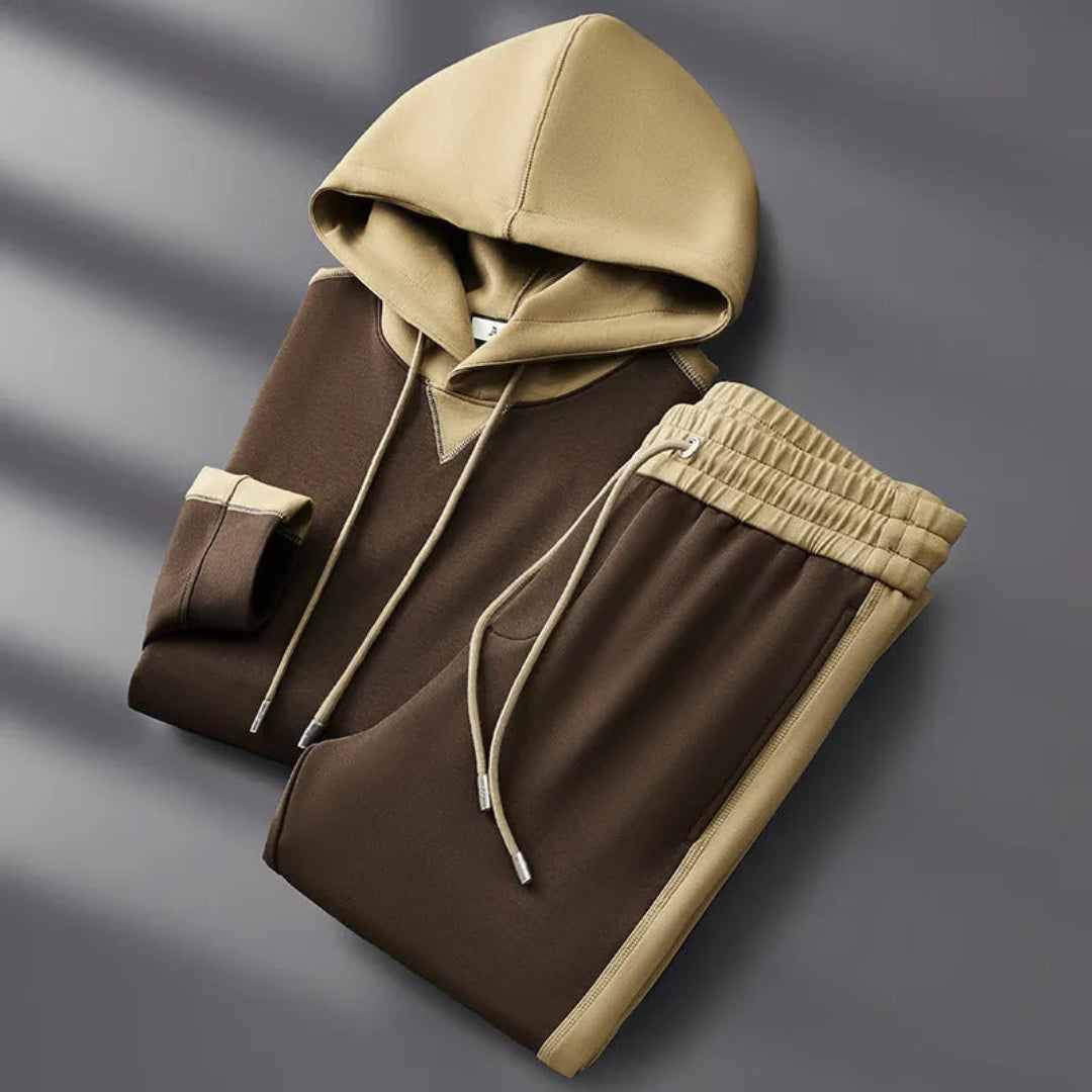 Two-piece hoodie and jogger set made of cotton