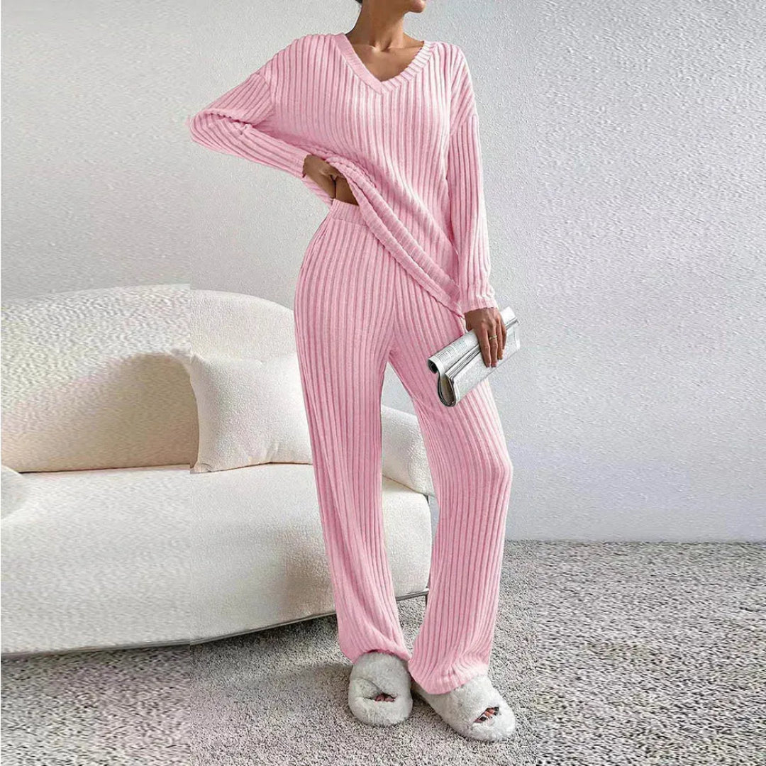 Tvådelat loungewear-set i bomullsblandning med V-ringning och vida byxor