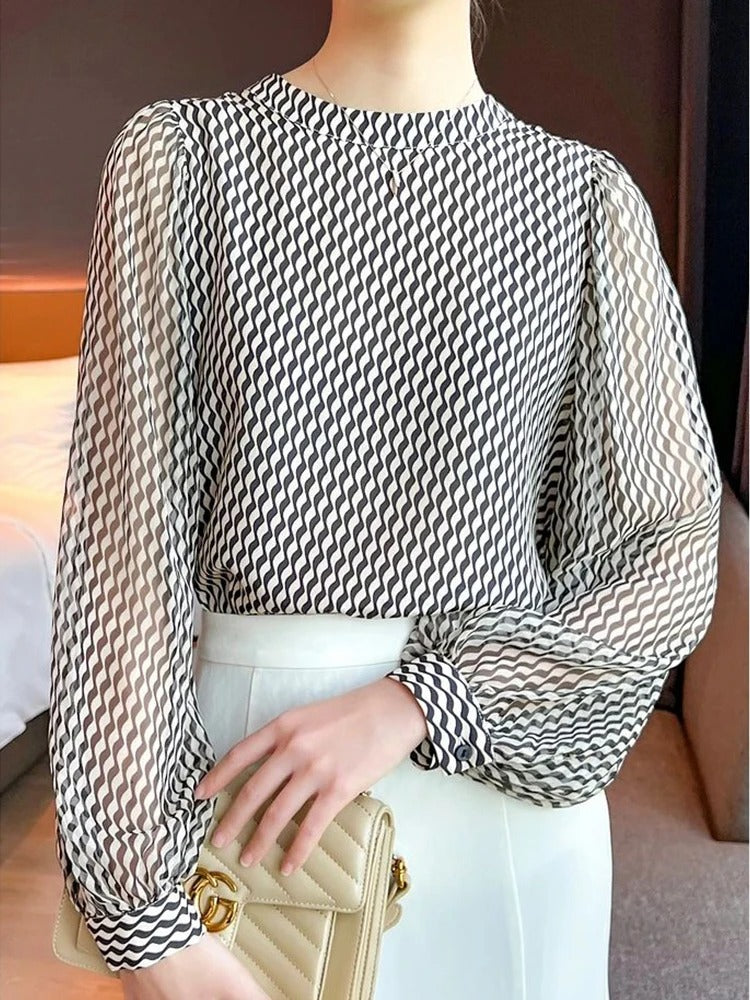 Alessia | Elegant festblus för damer med grafiskt mönster