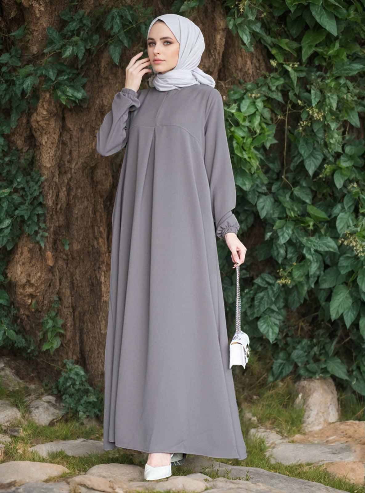 Arabisches langärmeliges, locker geschnittenes Kleid