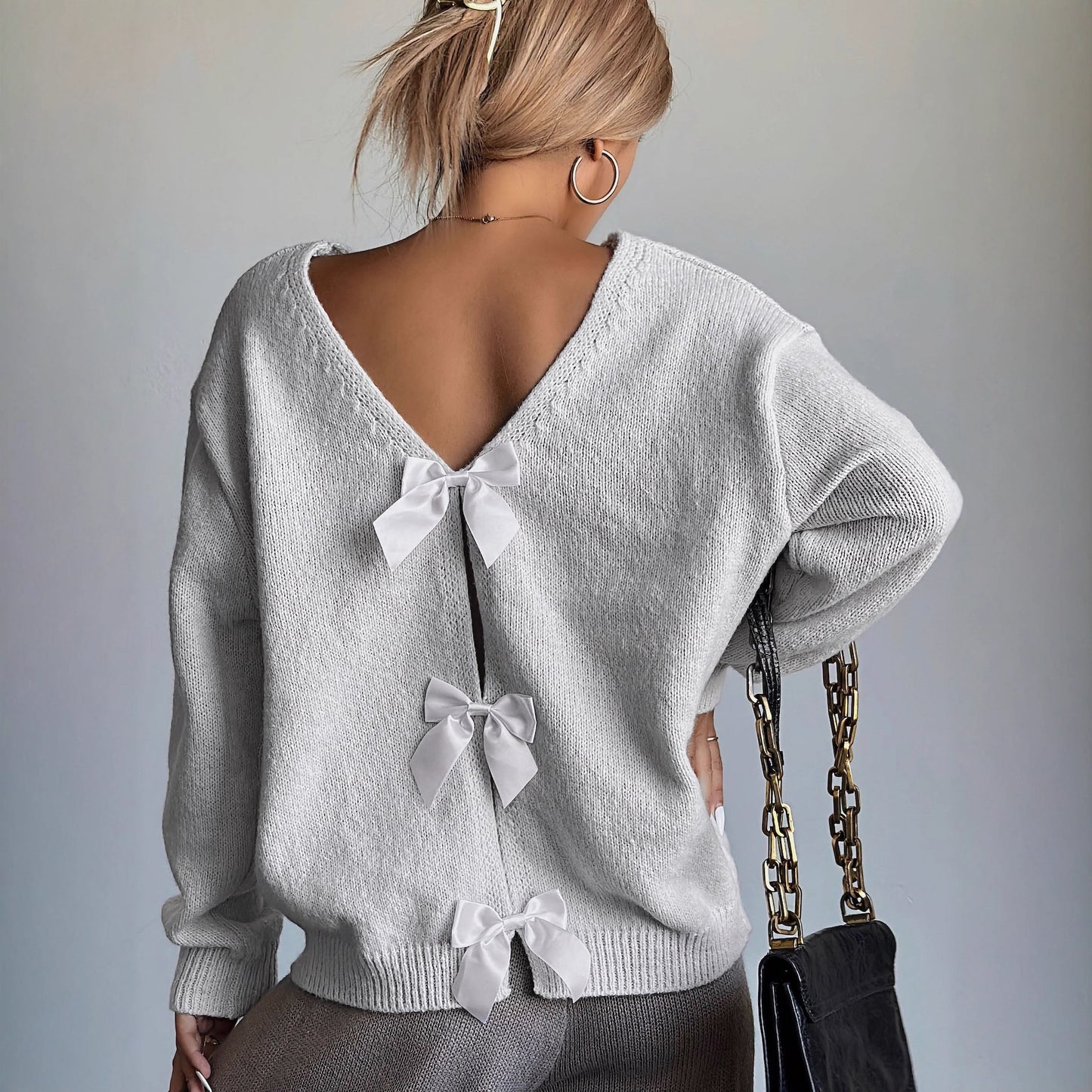 Damenpullover mit Rückenausschnitt und Schleifen-Detail – Weicher Strickpullover in Lockere Passform, Ideal für Alltag und besondere Anlässe 3