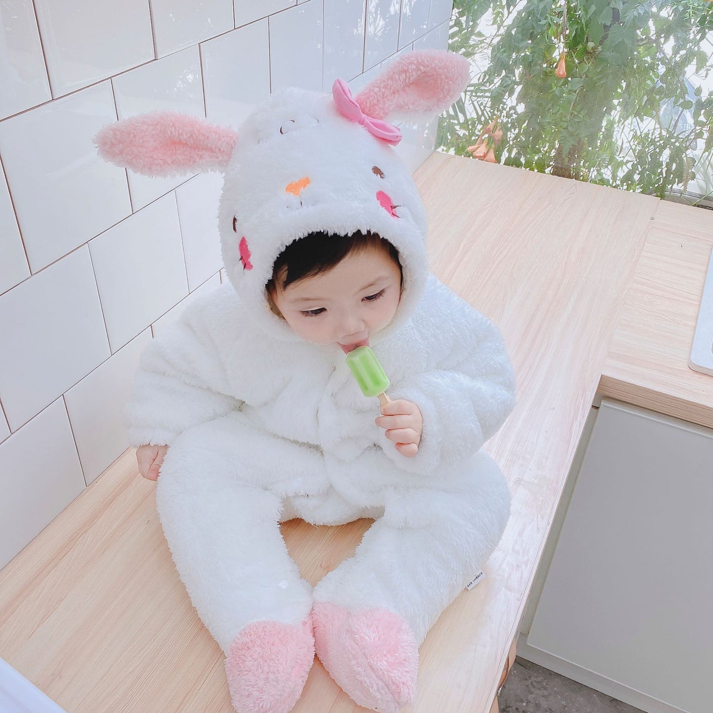 Flauschiger Baby-Strampler mit Tierkapuze 2