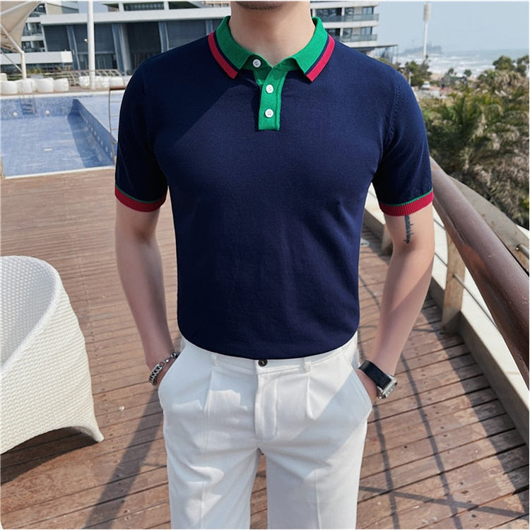 https://cdn.shopify.com/s/files/1/0844/6001/1865/files/herren-casual-sommer-poloshirt-Blau.jpg?v=1741618603