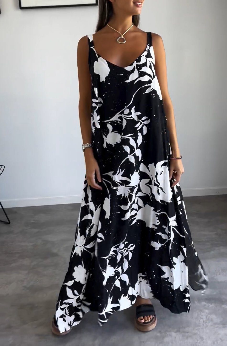 Eva | Elegant women's dress with print