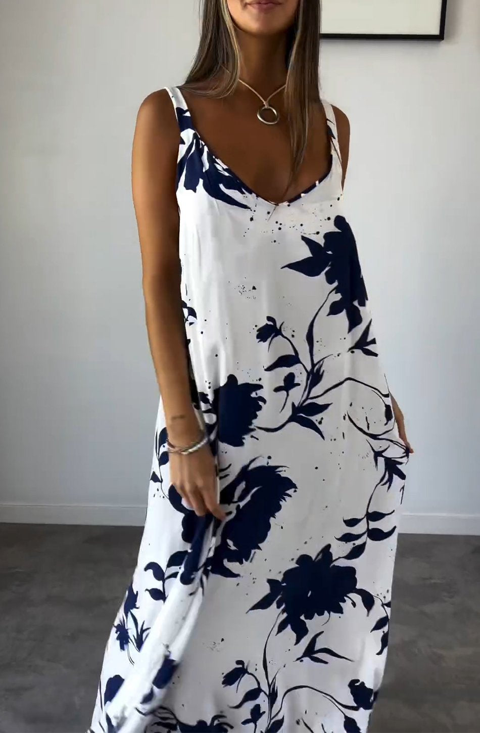 Eva | Elegant women's dress with print