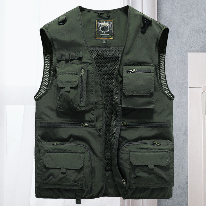 https://cdn.shopify.com/s/files/1/0844/6001/1865/files/klassische-outdoor-weste-fuer-maenner-Armeegrun.jpg?v=1733880195