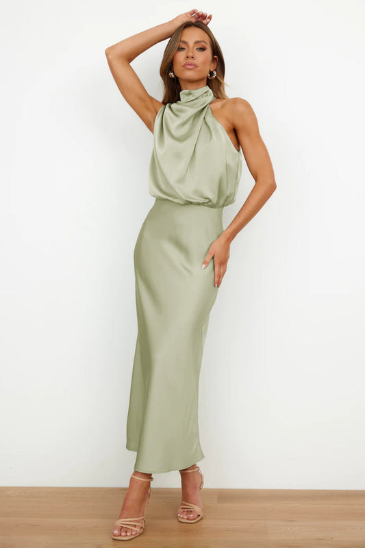 Carmen | Elegant aftonklänning med halterneck för damer