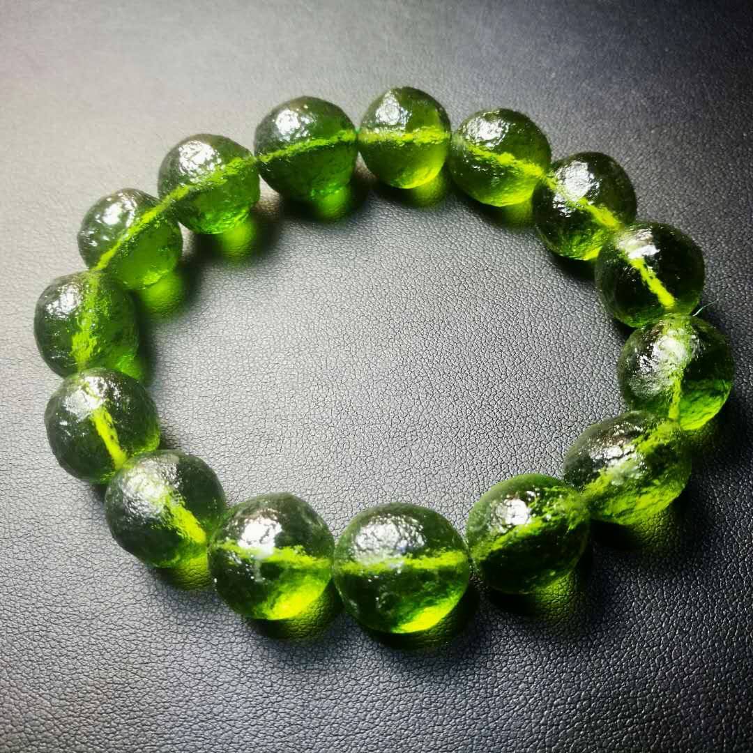 Damen Armband aus Grünen Naturstein-Perlen – Elastisches, Zeitloses Design für Alltag und besondere Anlässe 5