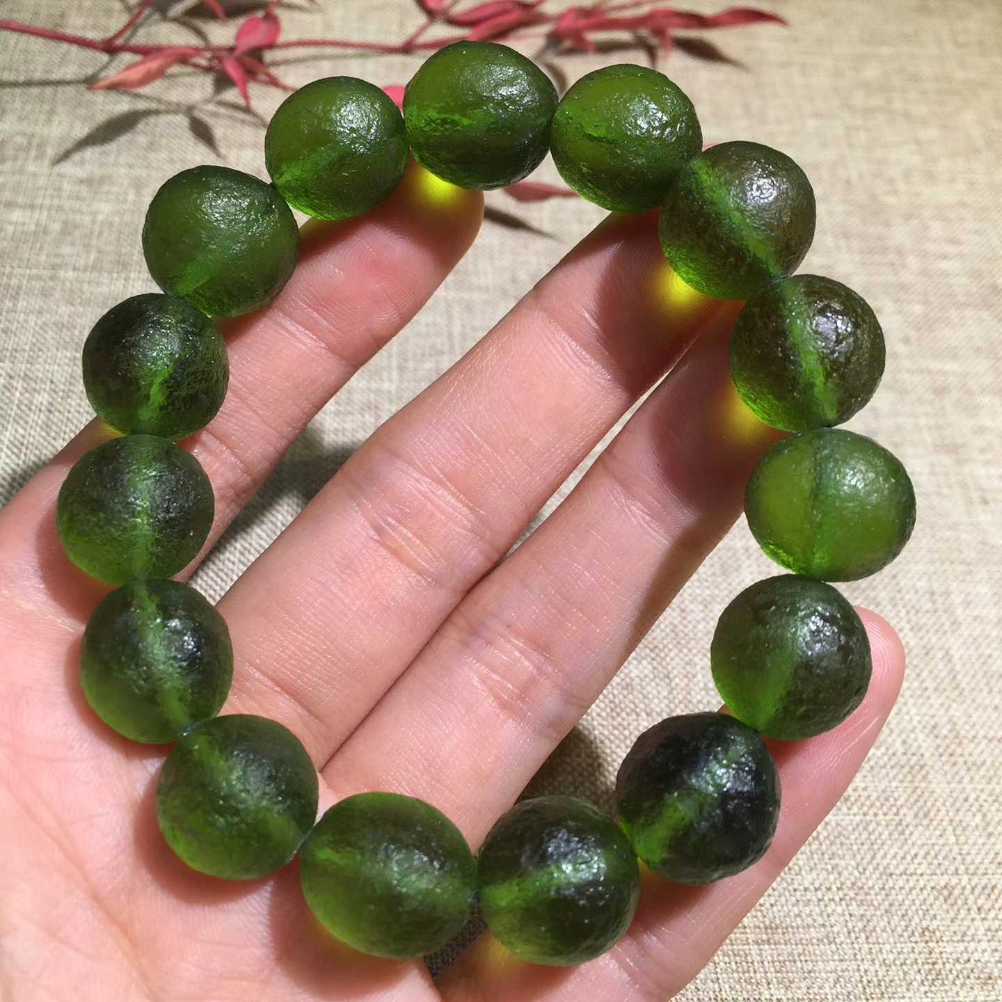 Damen Armband aus Grünen Naturstein-Perlen – Elastisches, Zeitloses Design für Alltag und besondere Anlässe 2