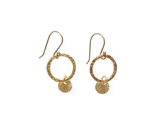 Beatrix | Goldene Ohrringe mit gehämmertem Design