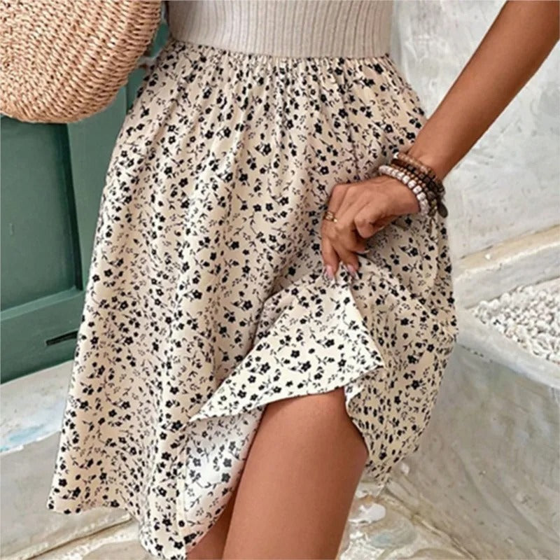 Liselotte | Playful women's dress with lace and floral pattern