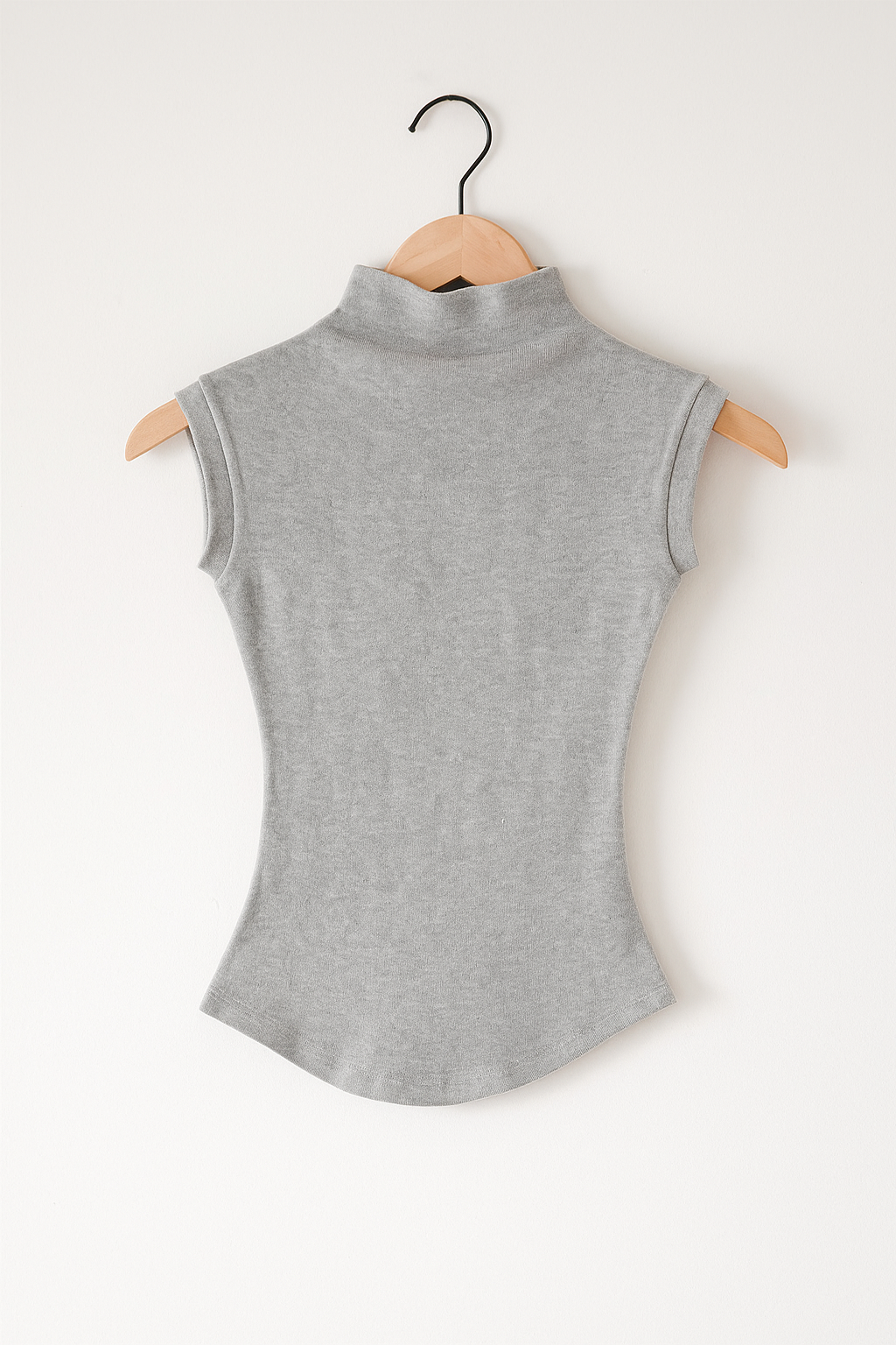 Top senza maniche da donna con collo alto in materiale elasticizzato