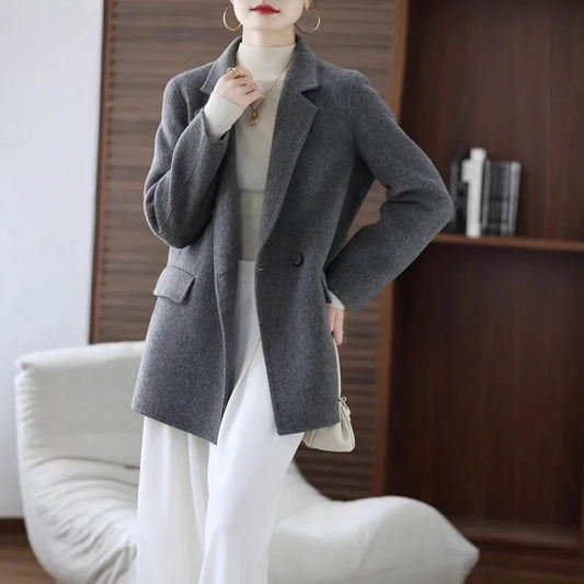 Women's short jacket made of merino wool