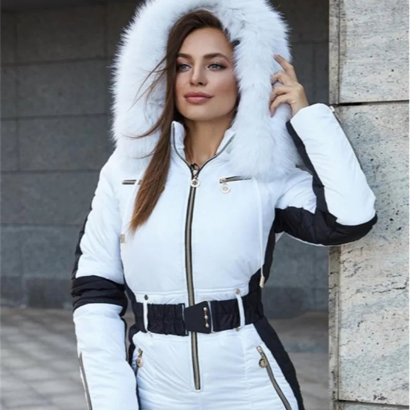 Traje de esquí para mujer con capucha