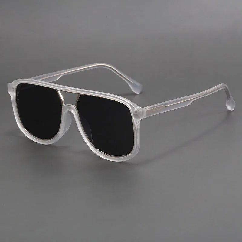 Occhiali da sole con protezione UV400 e design ergonomico