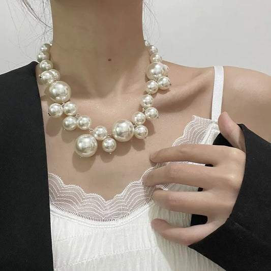 Liesel | Elegante Chunky Perlenkette mit Tropfendetail für Damen