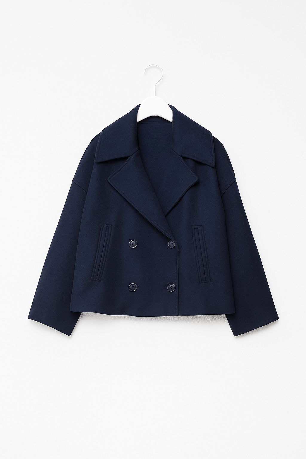 Elegante Damen Winterjacke mit Doppelreihiger Knopfleiste – Strukturierter Stoff, Überschnittene Schultern, Kurze Länge 7