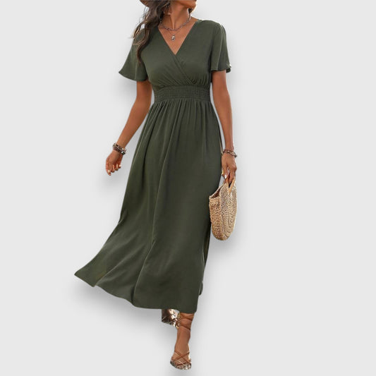 Elegant short-sleeve dress with Peter Pan collar