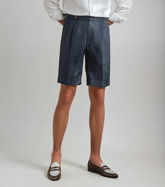 Elegante Navy Shorts mit Falten für den Sommer