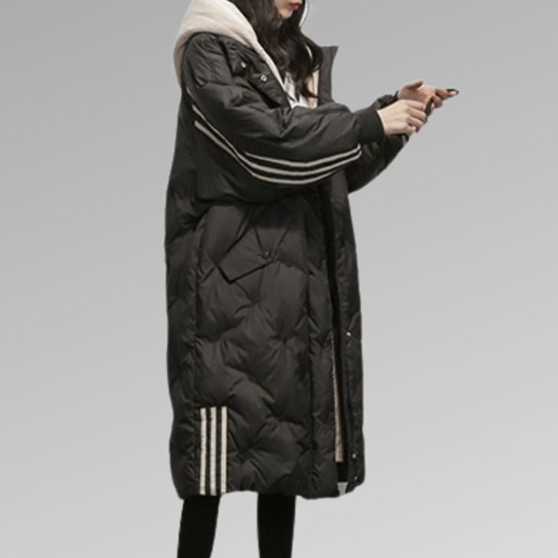 Elegant women's coat with premium insulation for warmth and comfort