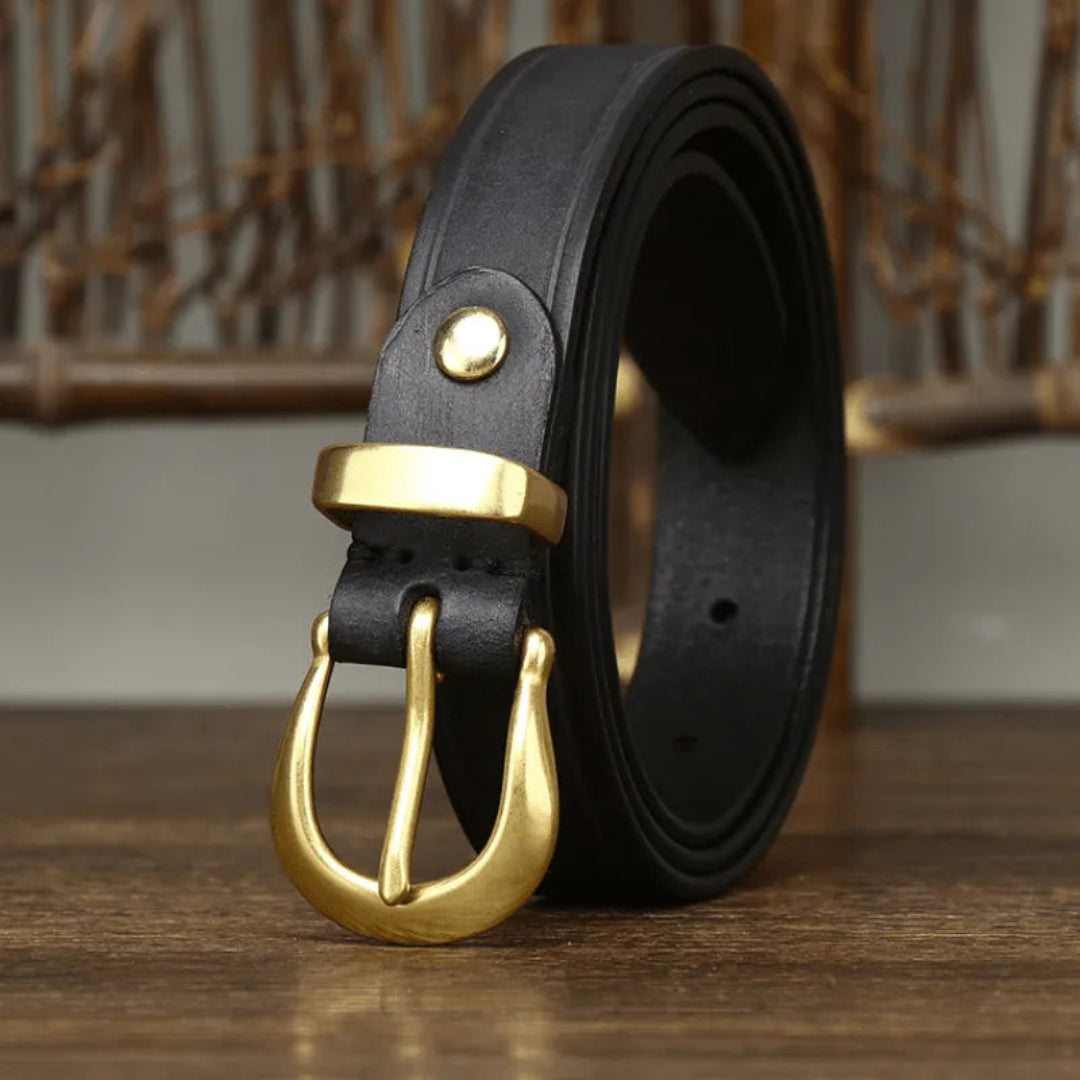 Elegant bälte i fullkornsläder med böjd mässingsspänne