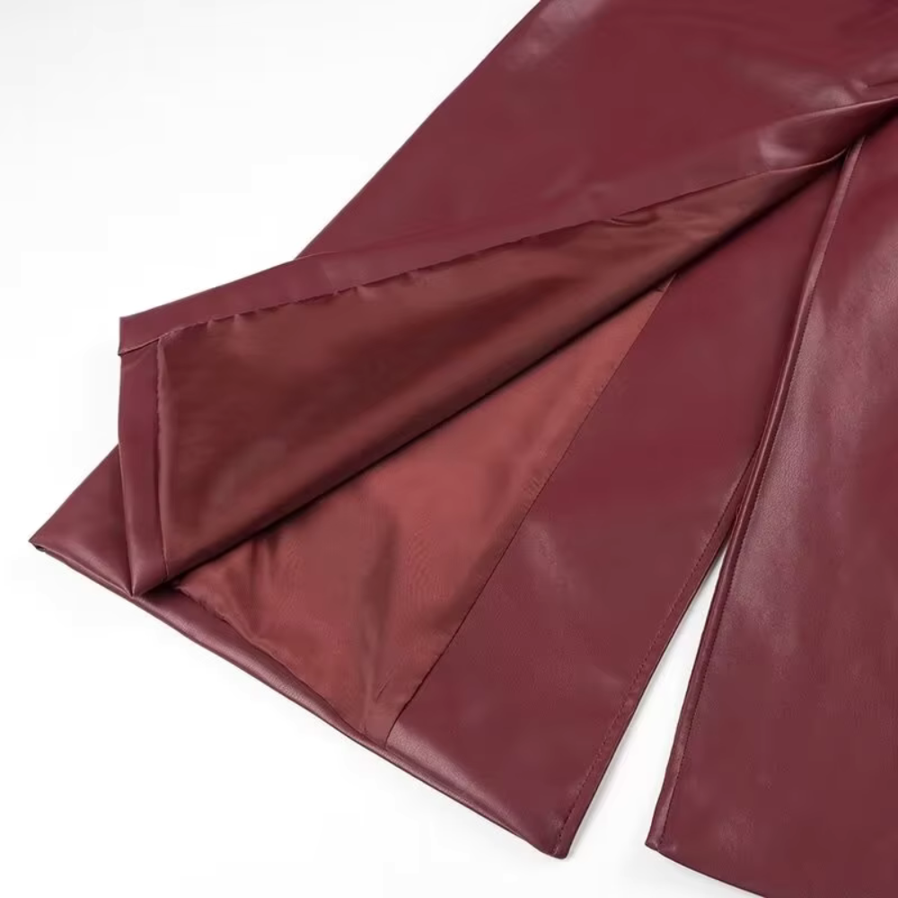 Elegante trench coat in pelle vegana con cintura regolabile