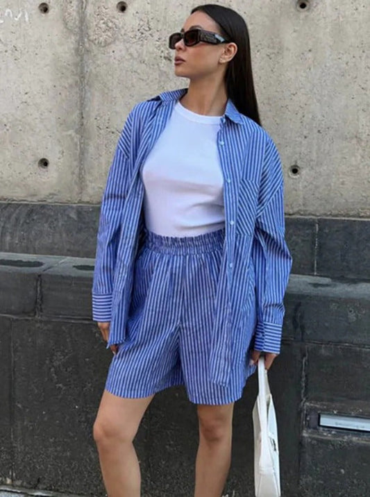 Eleganter Zweiteiler Damen in Saphirblau mit Streifenmuster