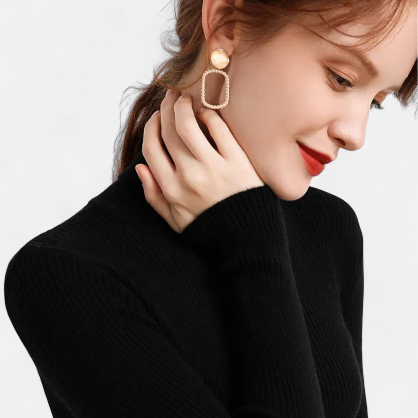 Women's ribbed long-sleeve turtleneck sweater