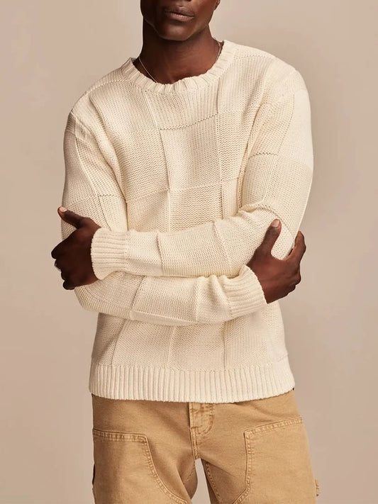 Cozy men's sweater with checkered pattern