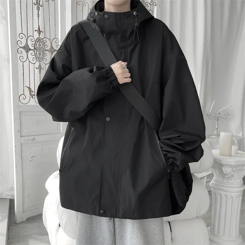 Wasserdichte Jacke mit Kapuze
