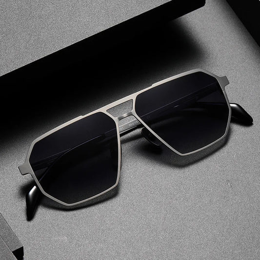 Men's sunglasses made of titanium with polarized lenses