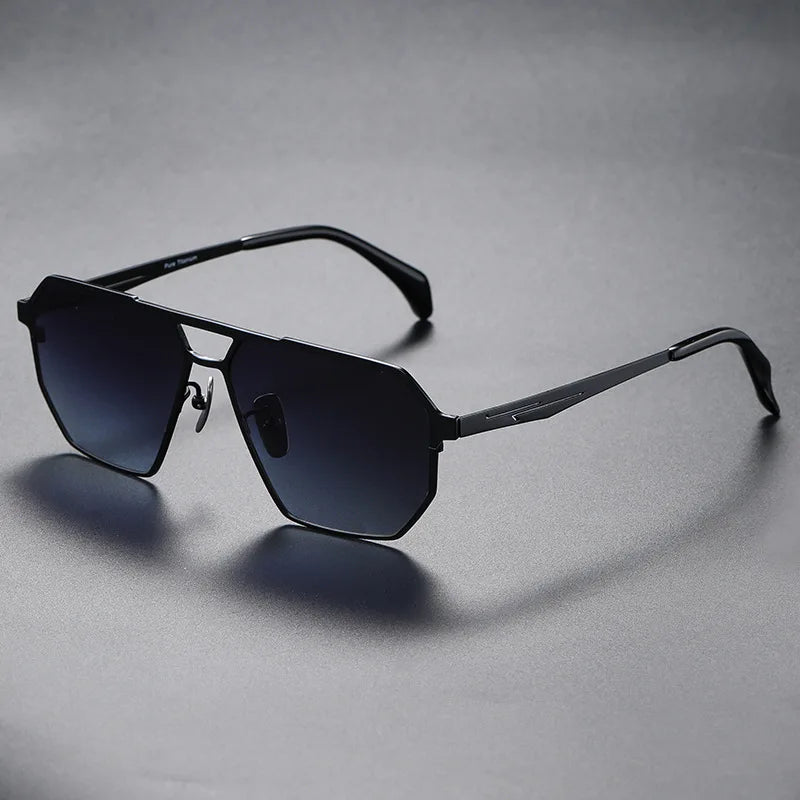 Men's sunglasses made of titanium with polarized lenses